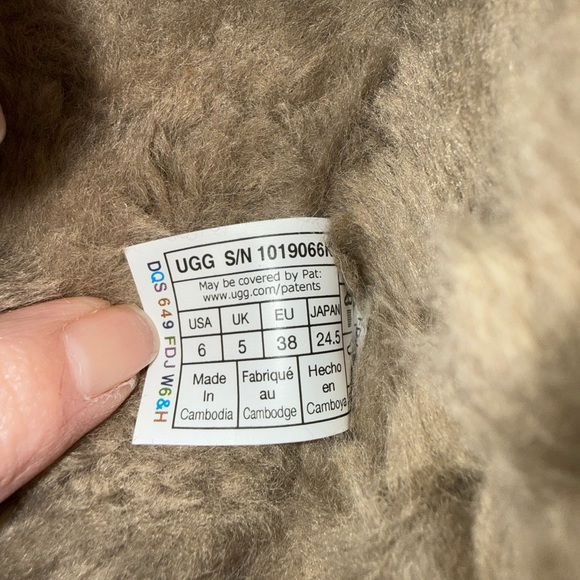 Ugg Tasman II Antilope Slippers Kids 6Y | women’s 7 authentic in box - Picture 9 of 10